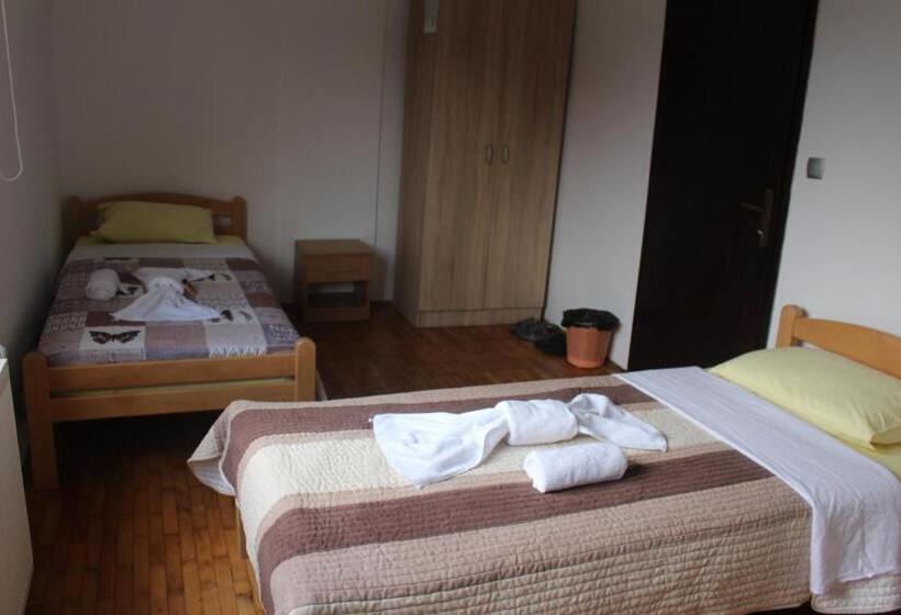 پانسیون Apartmani Ramonda