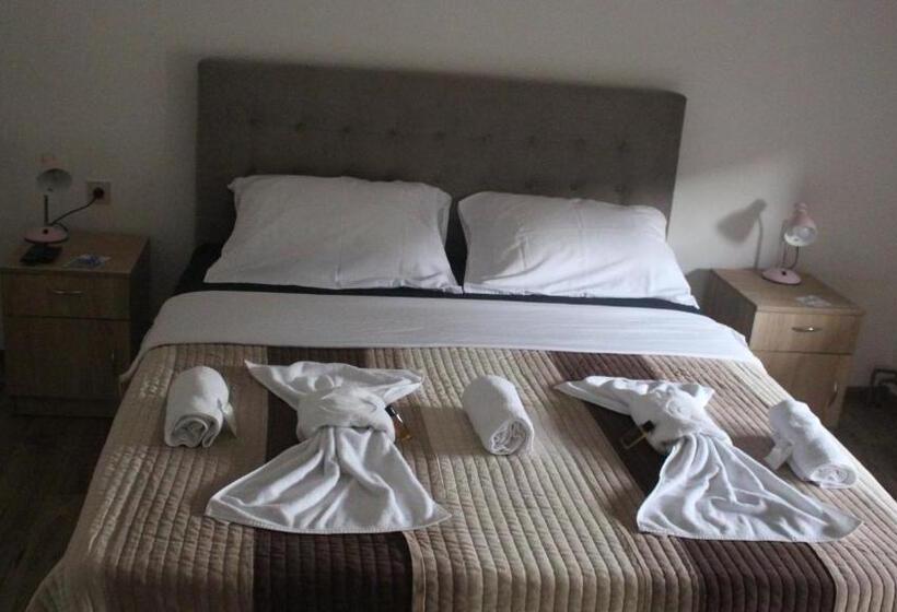 پانسیون Apartmani Ramonda