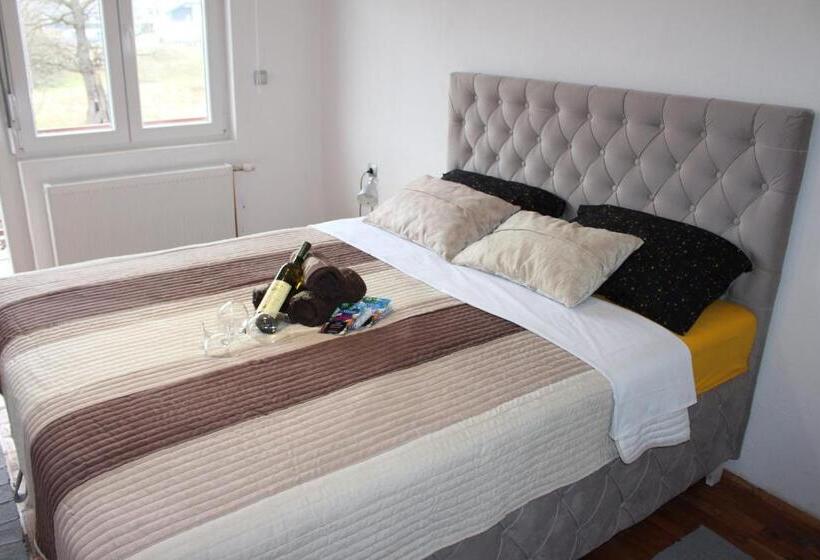 پانسیون Apartmani Ramonda