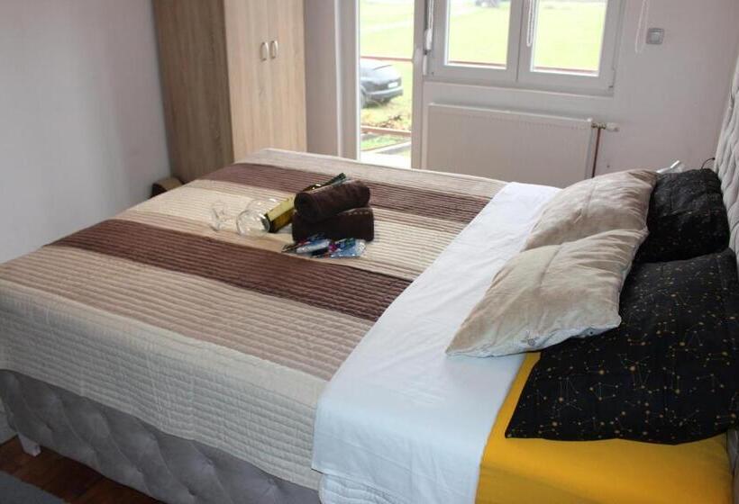 پانسیون Apartmani Ramonda