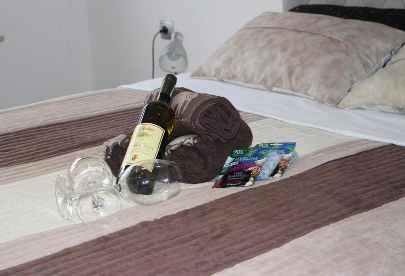 پانسیون Apartmani Ramonda