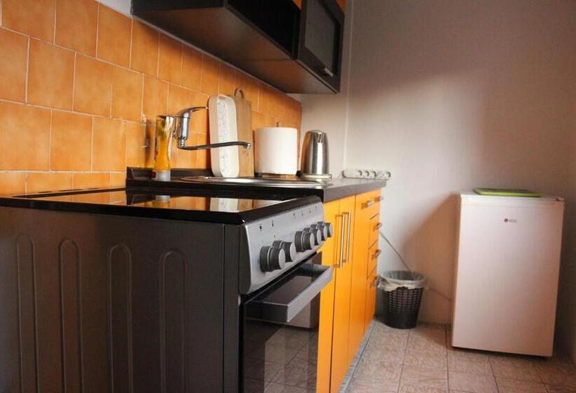 پانسیون Apartmani Ramonda