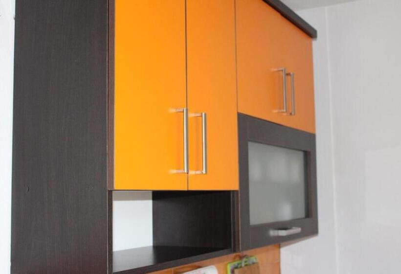 پانسیون Apartmani Ramonda