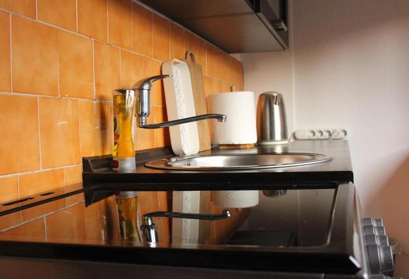 پانسیون Apartmani Ramonda