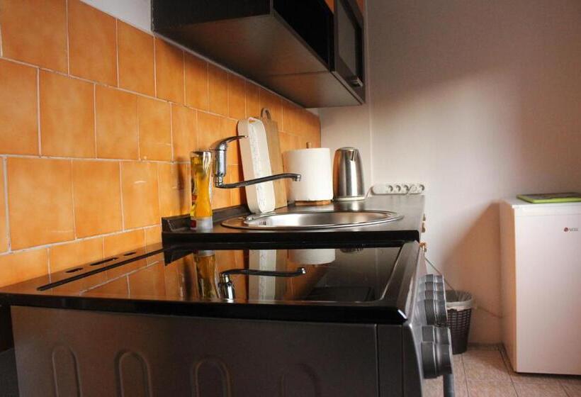پانسیون Apartmani Ramonda