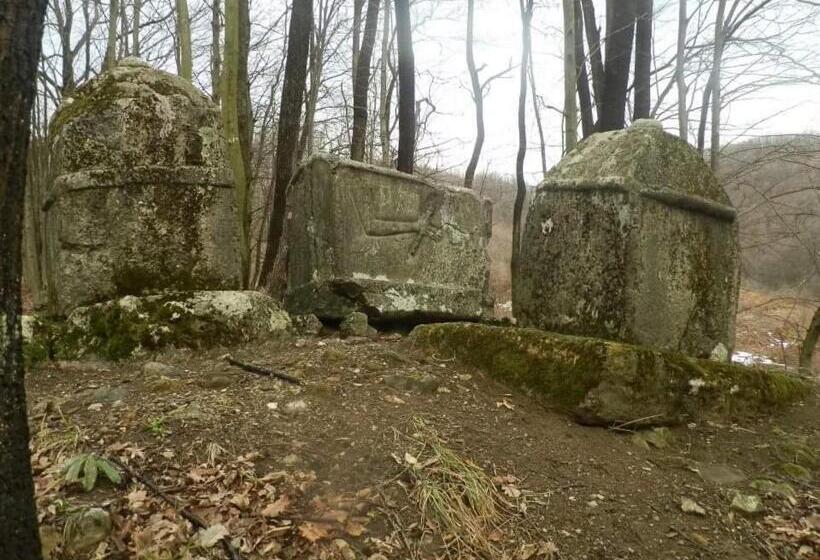 پانسیون Apartmani Ramonda