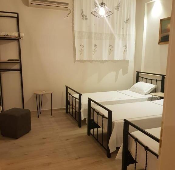 פנסיון Dimitri Guest House