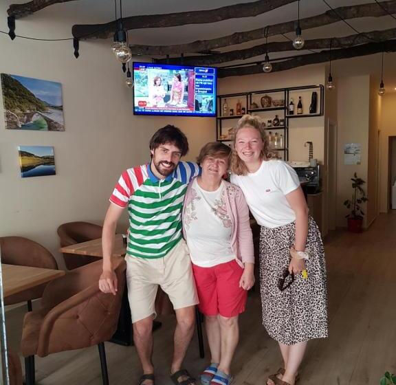 פנסיון Dimitri Guest House