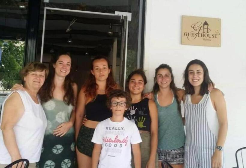 פנסיון Dimitri Guest House