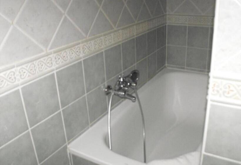 펜션 Ezüsthíd Apartman