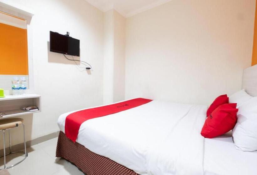 Reddoorz Plus @ Hotel Alden Makassar