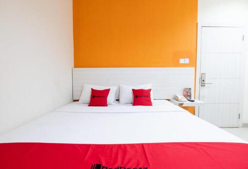 Reddoorz Plus @ Hotel Alden Makassar