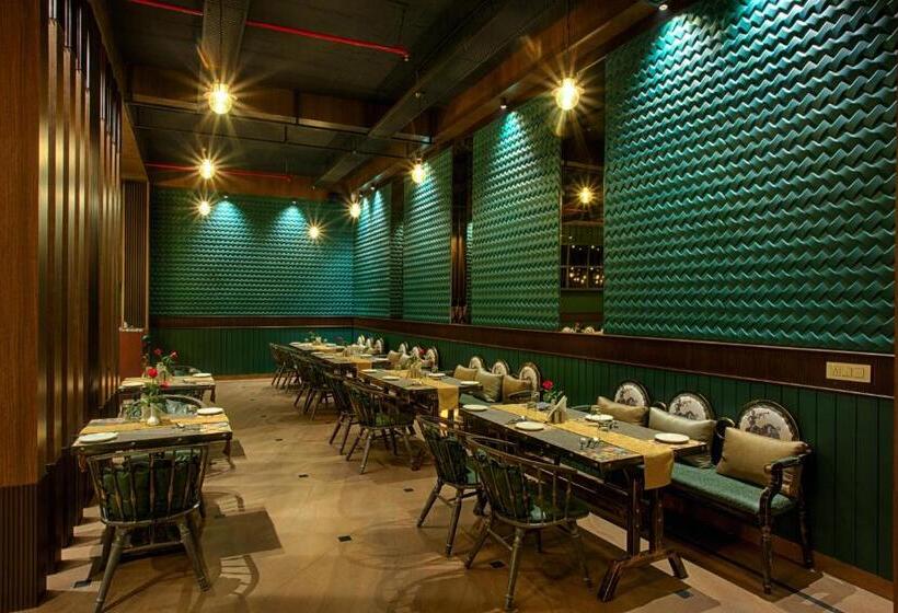 Four Vedas Hotel & Resort