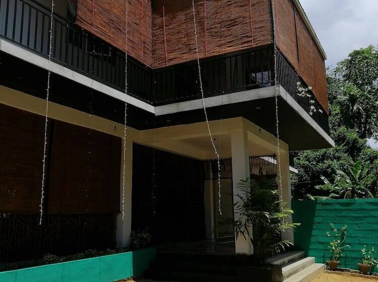 Общежитие Macnara Traveller S Inn