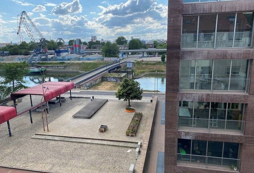 تختخواب و صبحانه Am Hafen