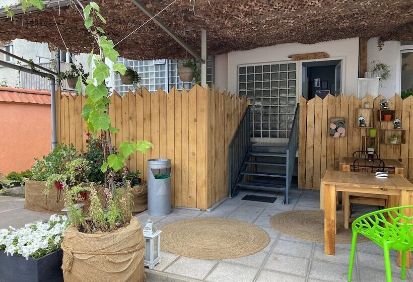 تختخواب و صبحانه Am Hafen