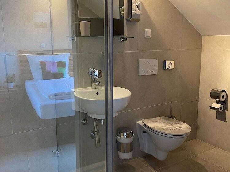 تختخواب و صبحانه Am Hafen