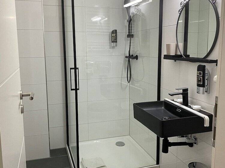 تختخواب و صبحانه Am Hafen