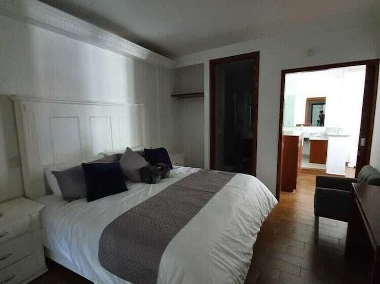 فندق Estancia Real