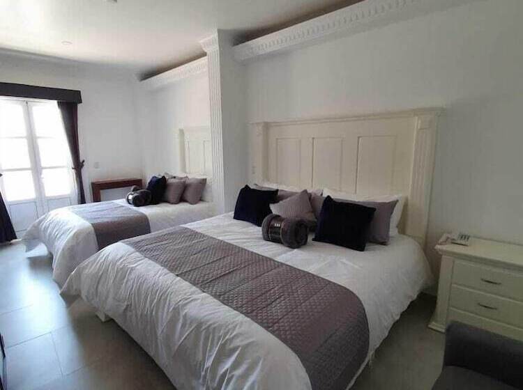 فندق Estancia Real