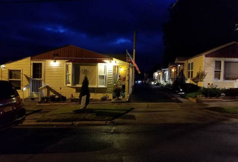 فندق Hills Motor Court & Marina