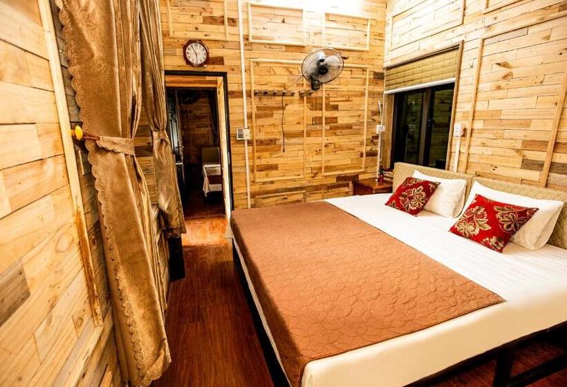 هتل Lila Inn & Motorbike Tours Ha Giang