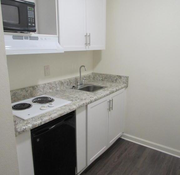 فندق على الطريق Stay Lodge Anderson