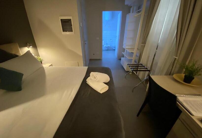 بنسيون Lo Stallone  Malpensa Milan Airport