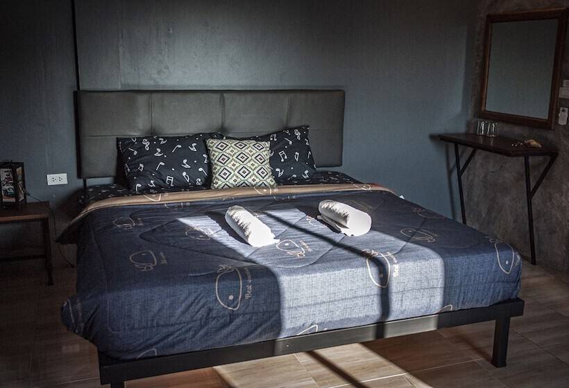 Yim Hostel Co. Ltd.   Adults Only