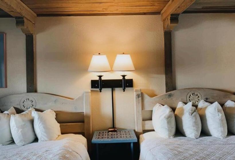 ユースホステル Chama Trails Motel