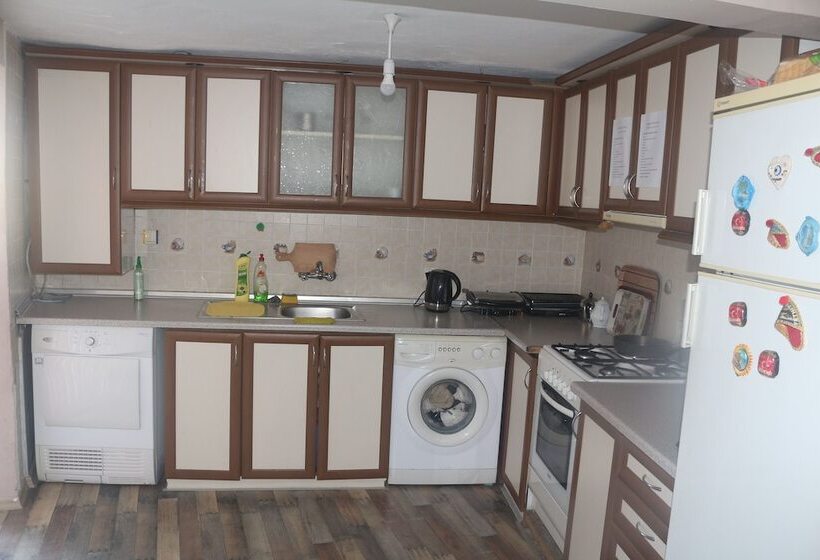 Amintas Hostel & Motel