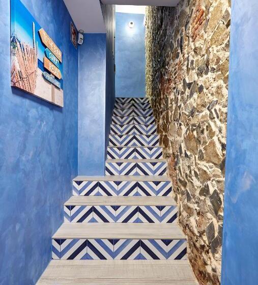 Breeze Aparthotel By Parrot`s House