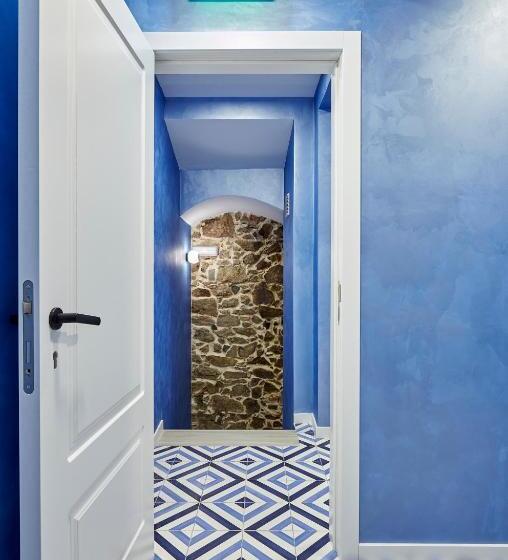 Breeze Aparthotel By Parrot`s House