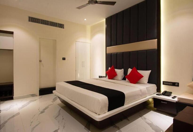 Collection O Hotel Royal Benza