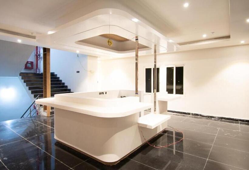 Collection O Hotel Royal Benza