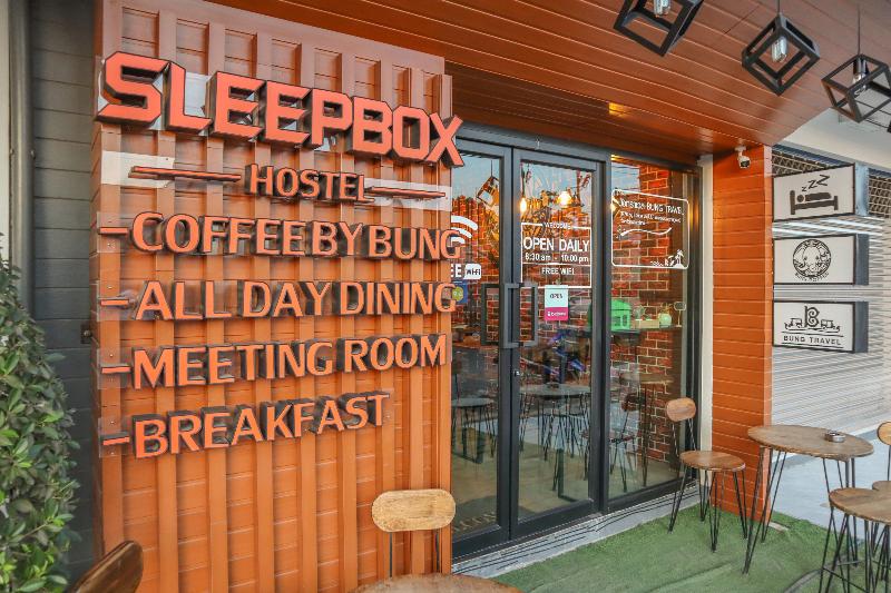 מלון כמוסות Sleepbox Hostel Suratthani