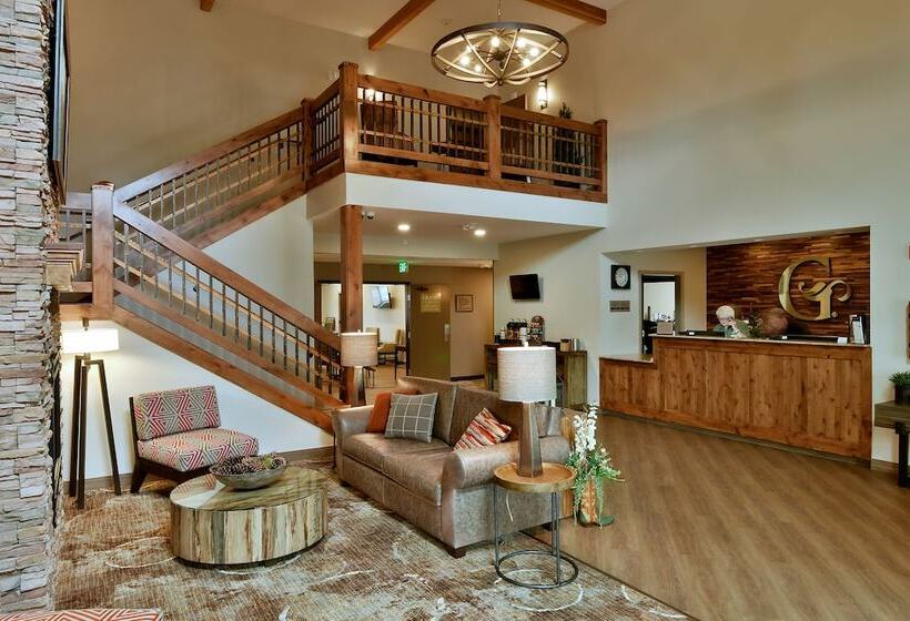 Grandstay Hotel & Suites