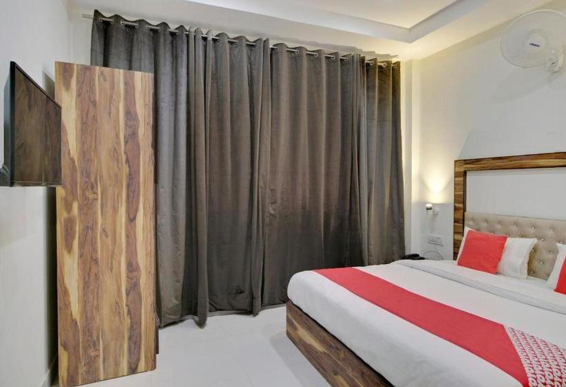 فندق Oyo 37441 Crown Resorts