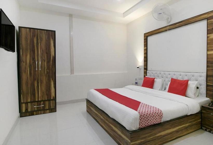 فندق Oyo 37441 Crown Resorts