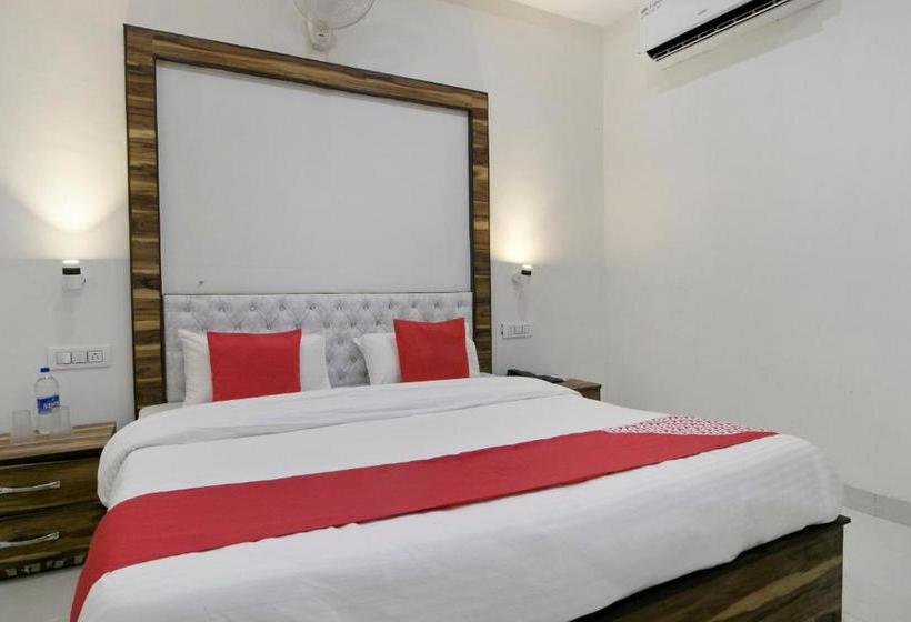 فندق Oyo 37441 Crown Resorts