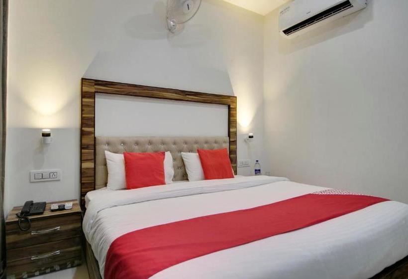 فندق Oyo 37441 Crown Resorts