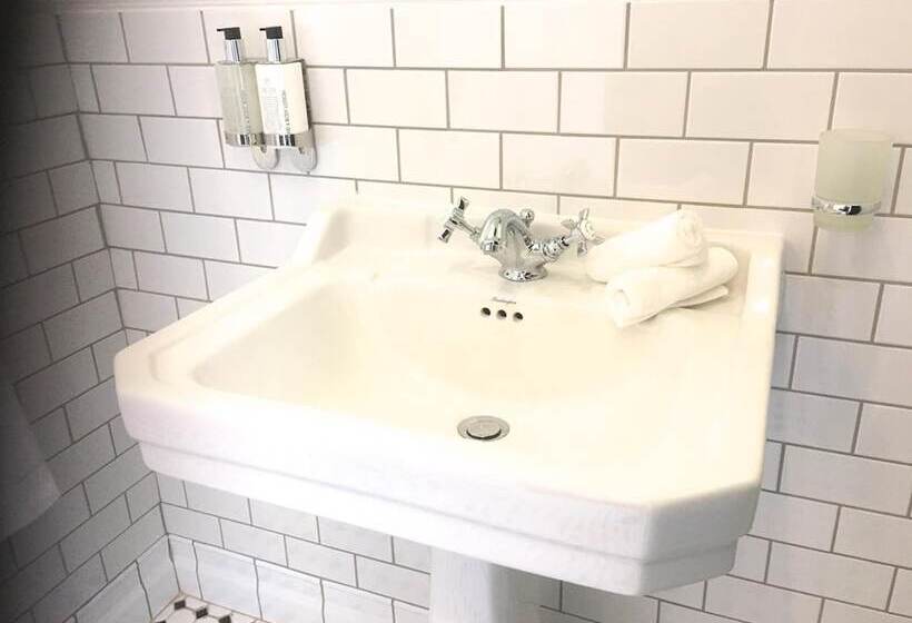 Отель Rand Club Suites