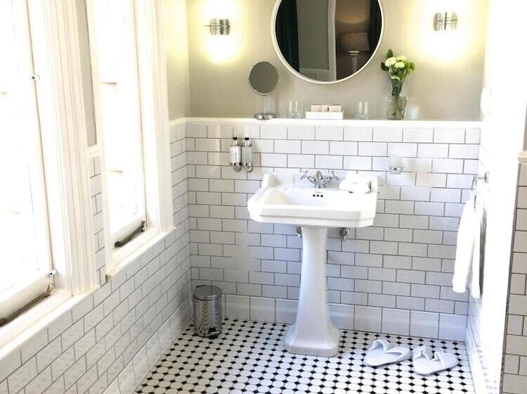 Отель Rand Club Suites