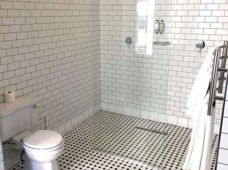 Отель Rand Club Suites