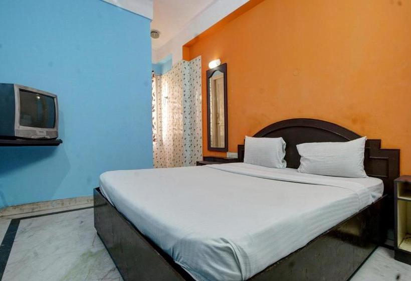 ホテル Spot On 39787 Radha Krishna Deluxe Lodge