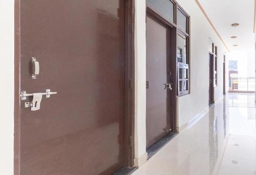 酒店 Spot On 40643 Sweet Lodge