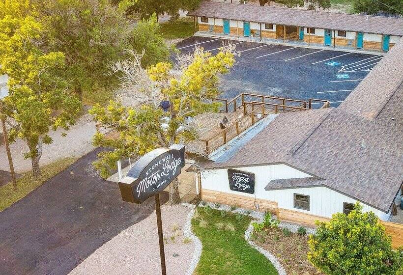 酒店 Stonewall Motor Lodge