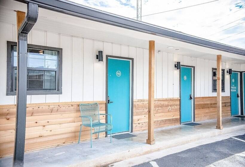 酒店 Stonewall Motor Lodge