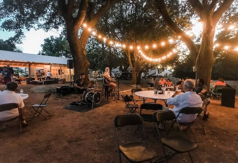 酒店 Stonewall Motor Lodge