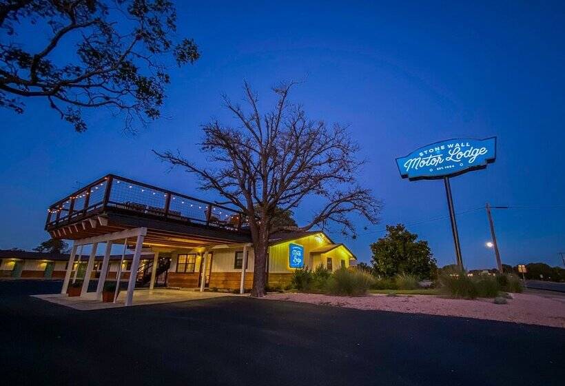 酒店 Stonewall Motor Lodge